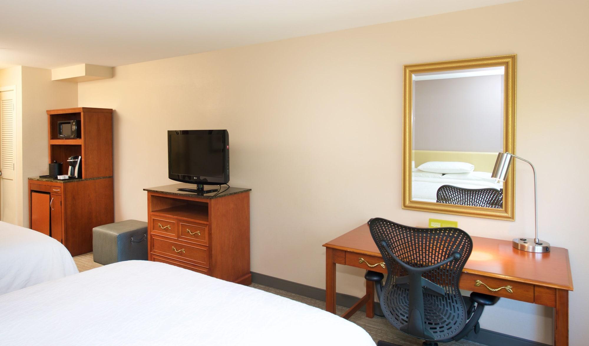 Hilton Garden Inn Seattle/Рентон Экстерьер фото