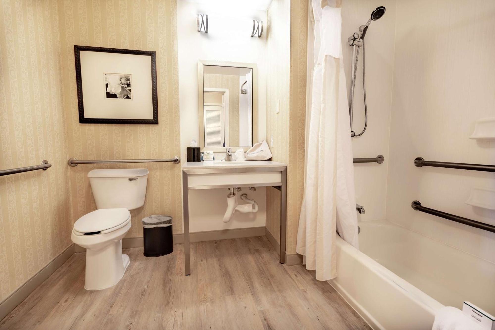 Hilton Garden Inn Seattle/Рентон Экстерьер фото